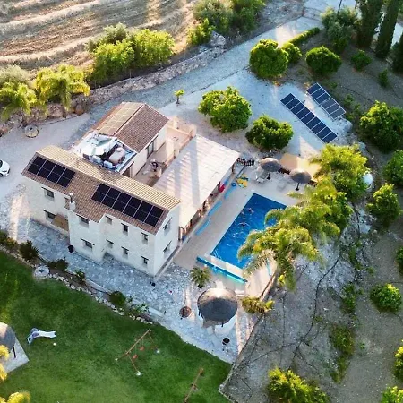 Stephanie Villa Simou